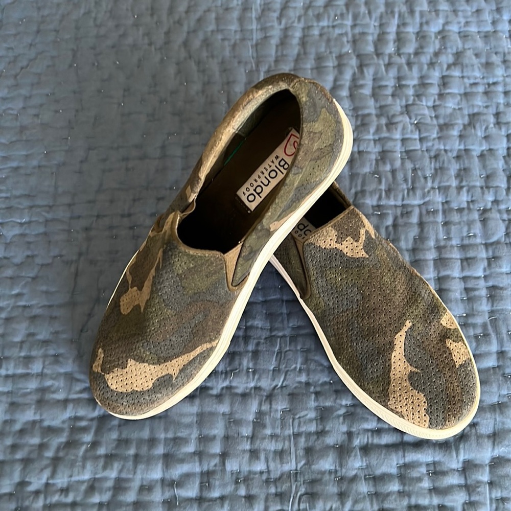 Blondo Waterproof Slip-on Sneakers - Size 8.5